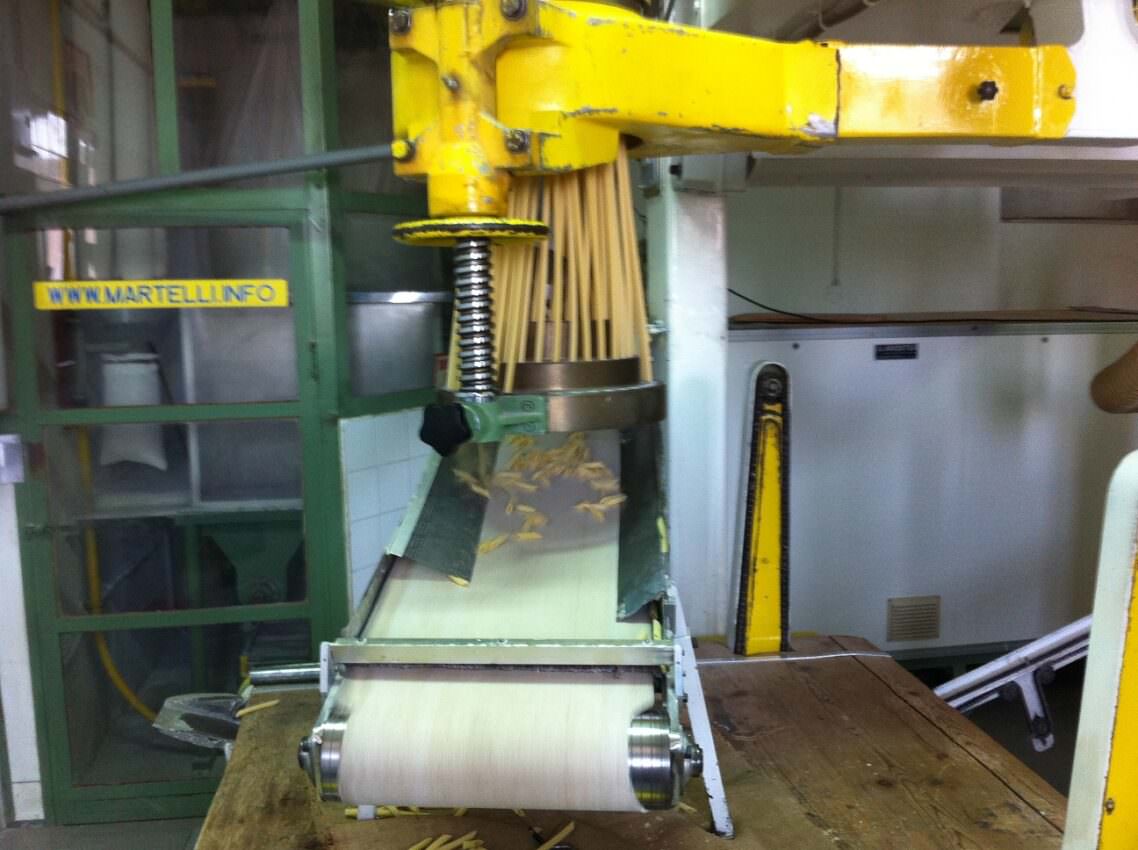 Making penne at the traditional factory