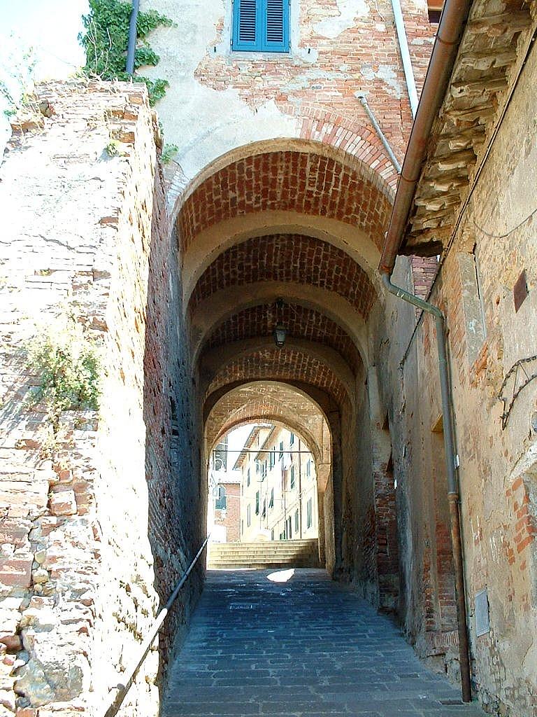 Homes over lanes in Peccioli