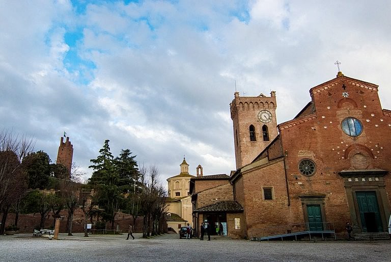 The main square of San Miniato