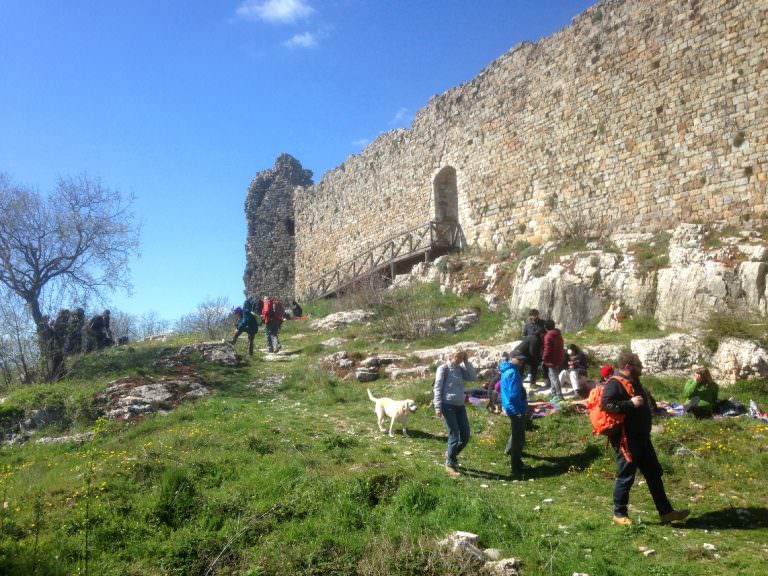 Trekking to Rocca di Pietracassia