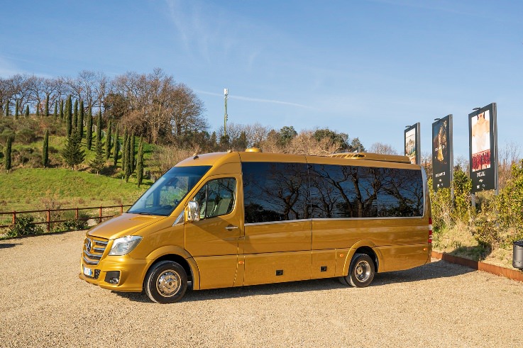 Best minibus service in Italy