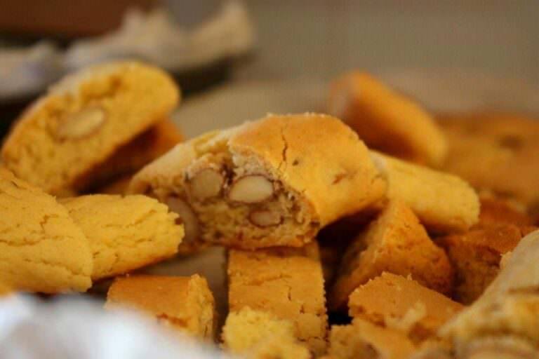 Traditional cantuccini