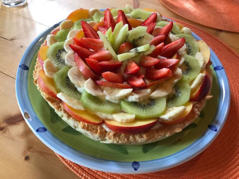 Fruit tart with fruits of the season