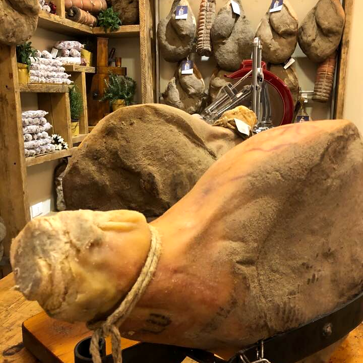 Visit to Lari and the castle