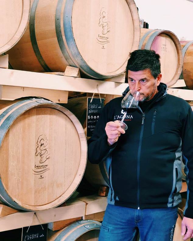 Ageing wine in wooden barrels