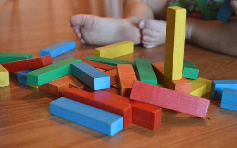 English speaking baby sitter at your villa