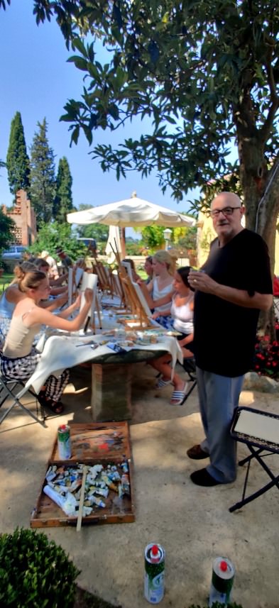 Painting with the local painter Leopoldo