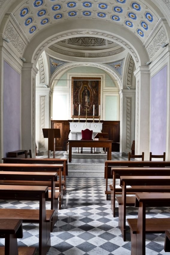 The central nave of the church in Montecatini