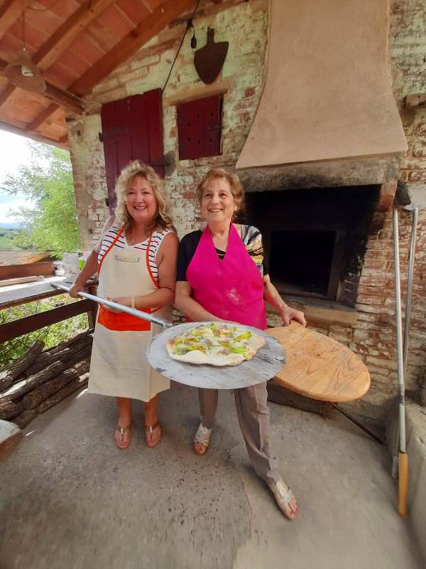 Typical cooking class focused on pizza making