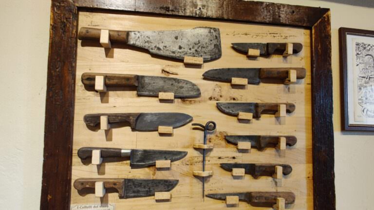 Visit to the butcher in Lari