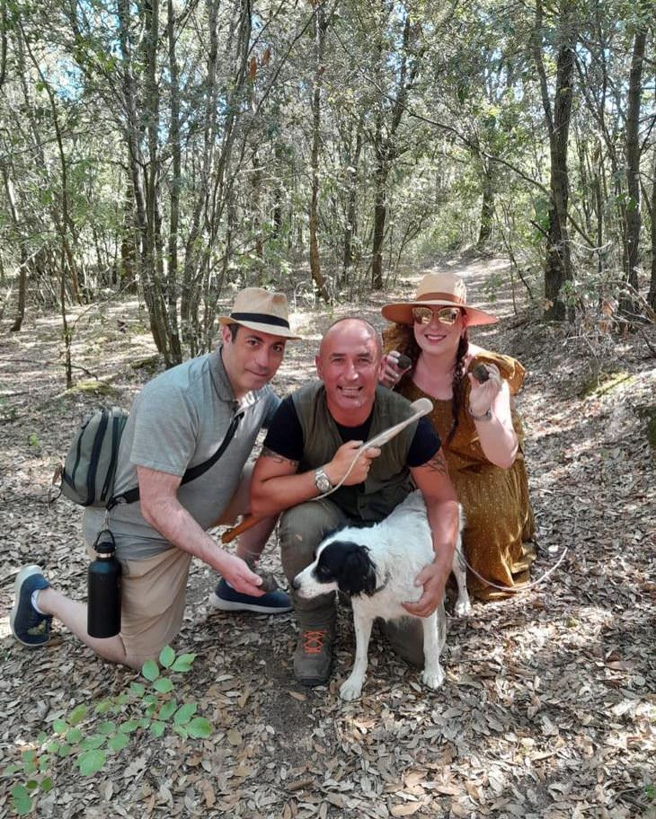 Truffle hunting in Tuscany