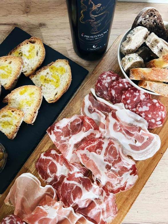 Typical Tuscan cold cuts and bruschettas