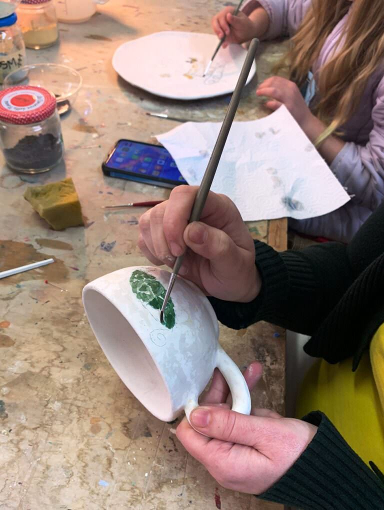 Ceramic decorating class in Montaione