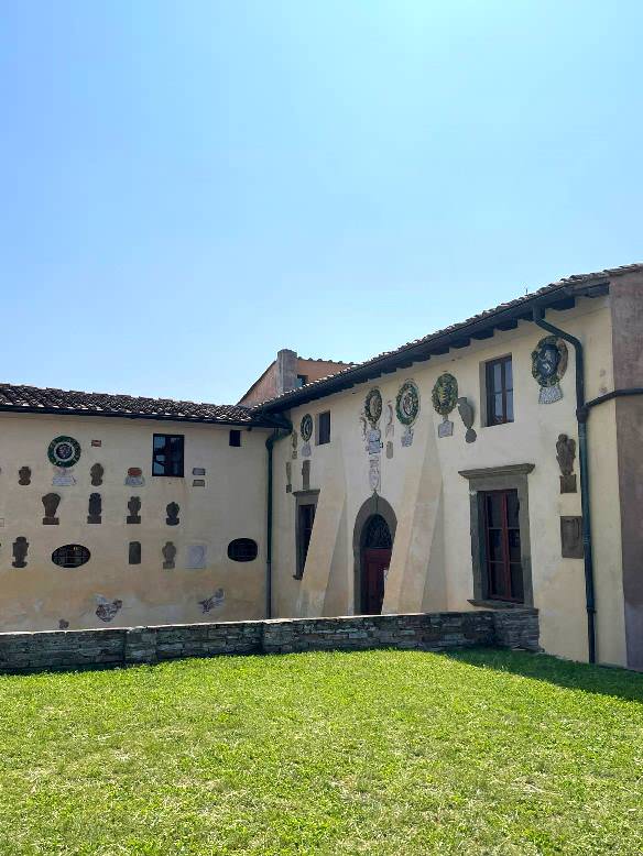 lari: pasta factory, castle and butcher