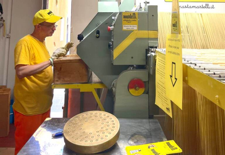 Martelli company, the only pasta factory located in a castle in defense of the traditional taste