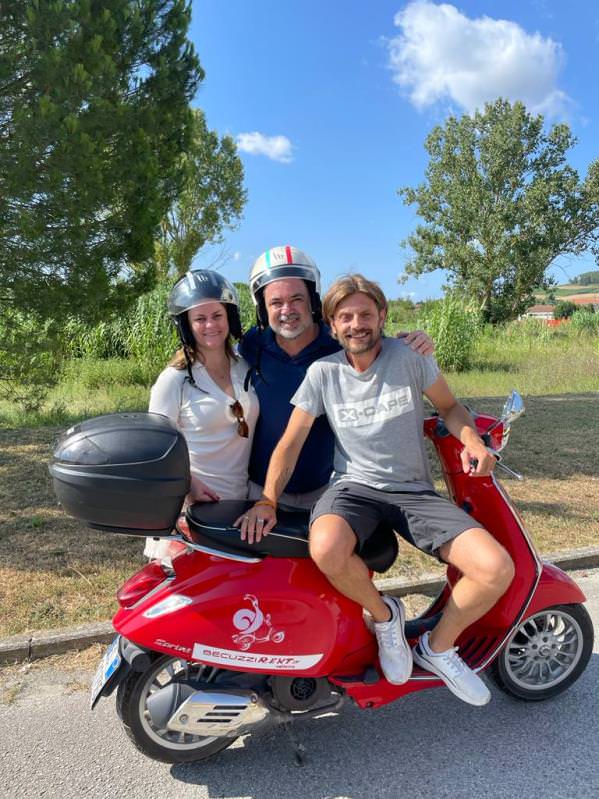Vespa excursion in Tuscany