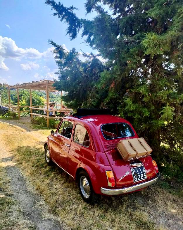Private tour on board of fiat 500 car