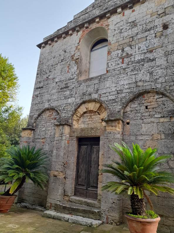 Guided visit to the abbey in Morrona