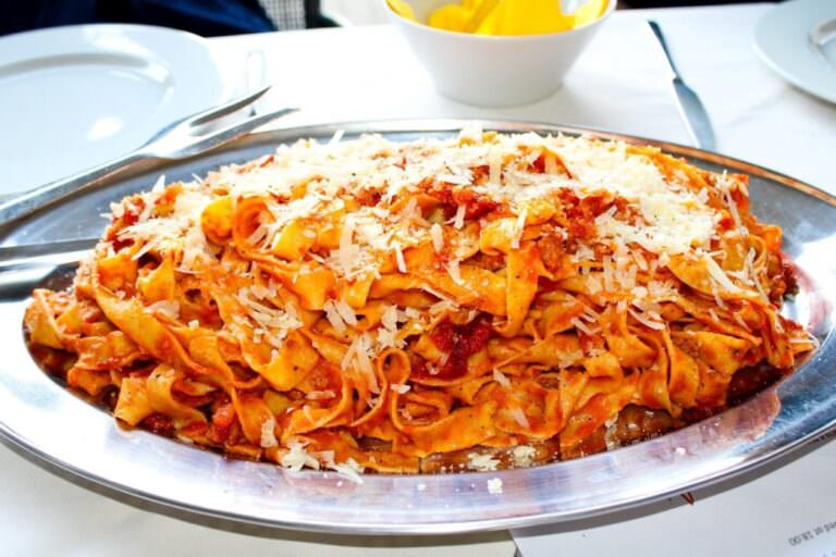 Tagliatelle with meat sauce