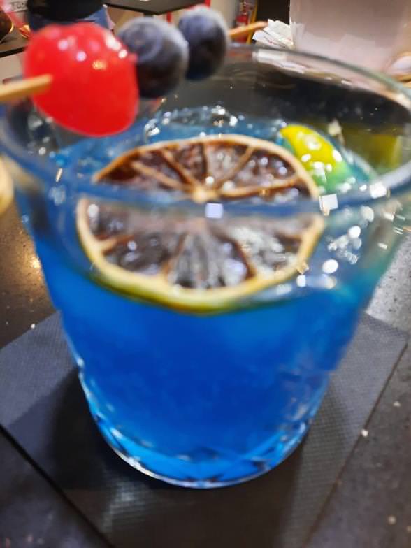 Arianna and friends organizes cocktail experience for your Tuscan party