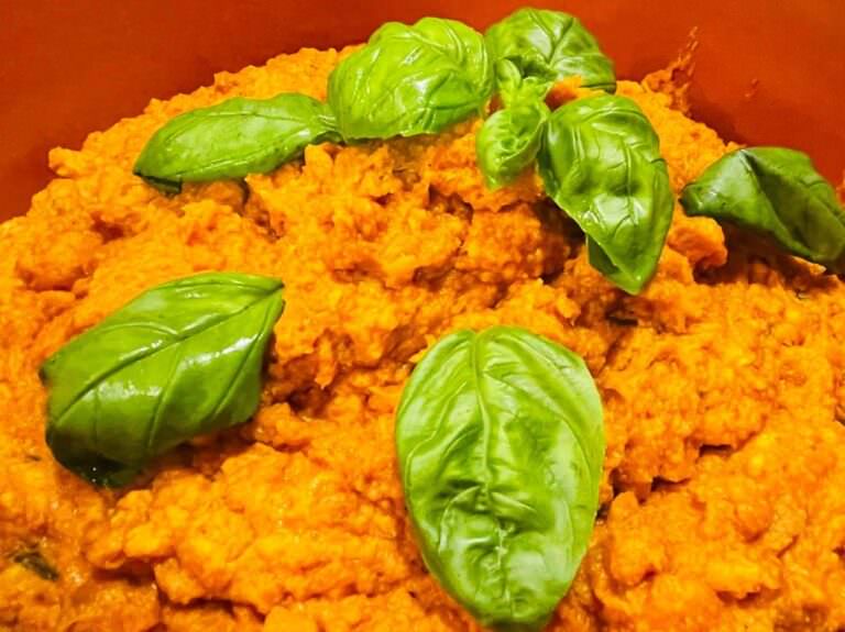 Pappa al pomodoro, a typical tuscan recipe