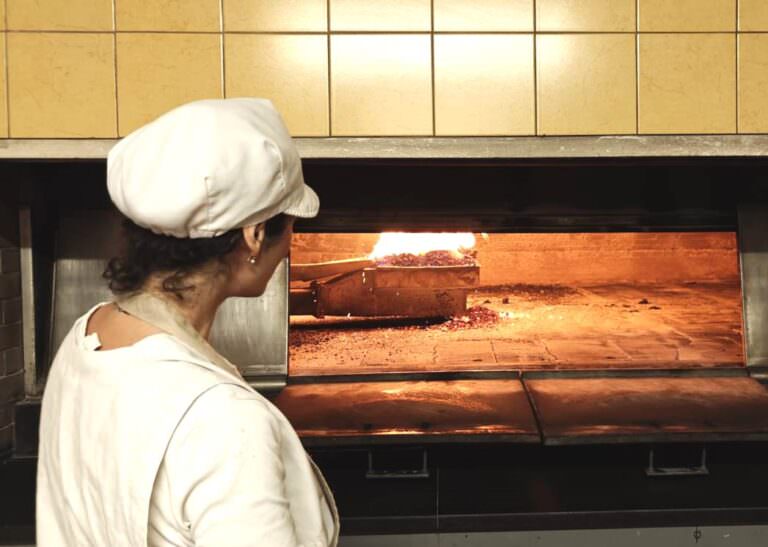 Guided visit to the farm Floriddia with bread tasting