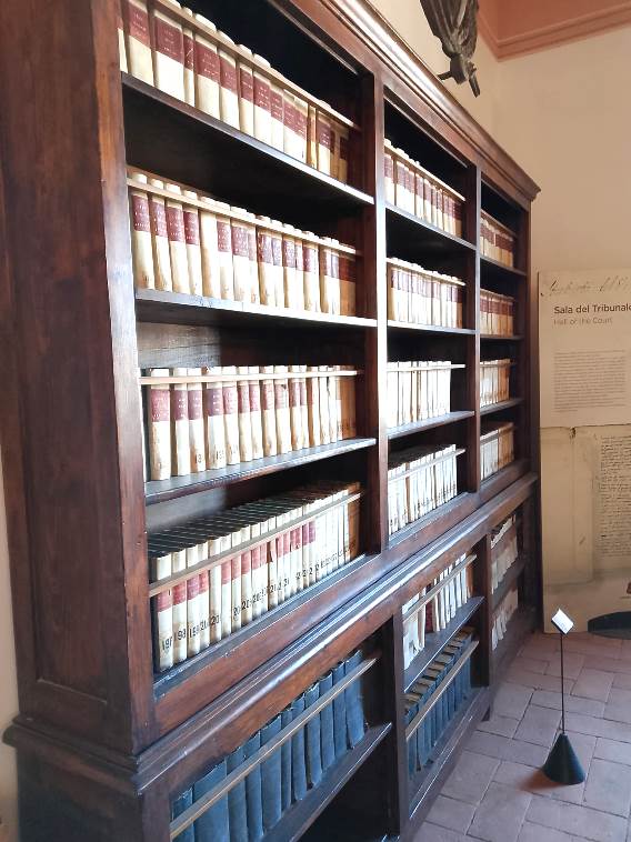 Guided visit to the castle of Lari with Arianna and friends