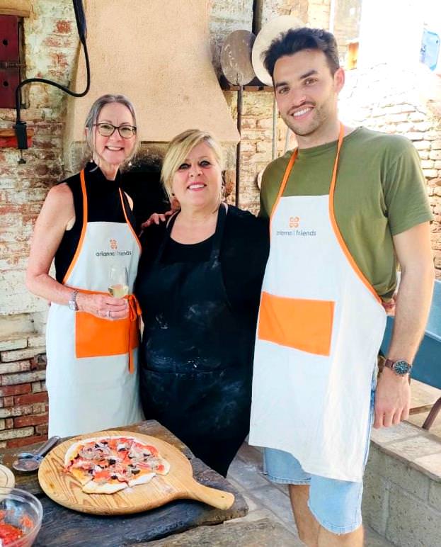 Pizza cooking experience at Tempio di Minerva in Montefoscoli
