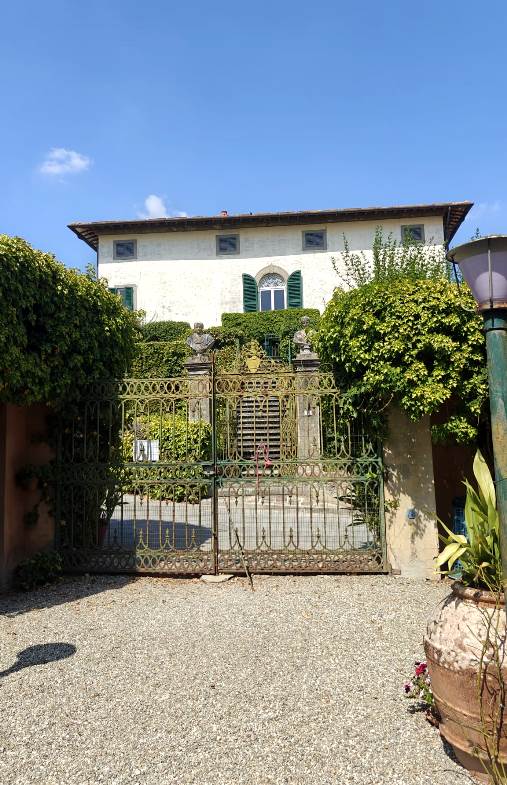 Private villa used by the family during the hunting time