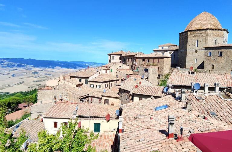 Guided vespa tour in the Volterra area
