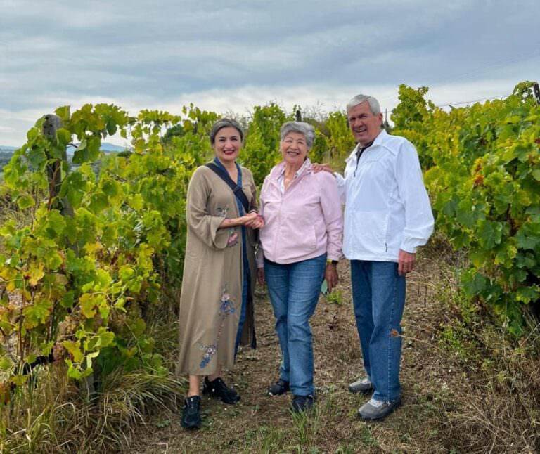 Guide visit to the vineyard with Arianna & Friends staff